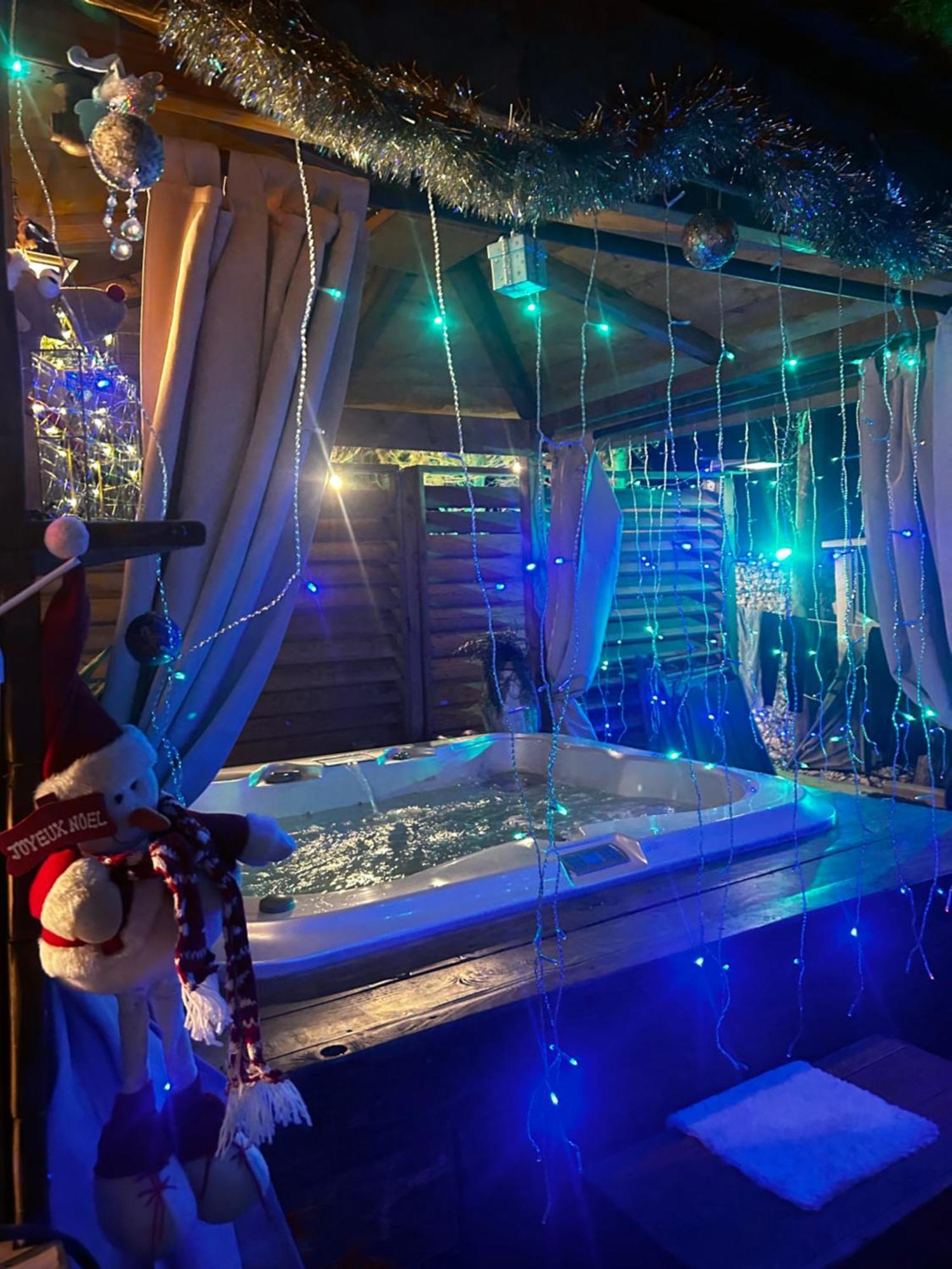 Les Chambres De Paulette Chambres A Theme Jack Sparrow Сент-Марі-ла-Мер Екстер'єр фото